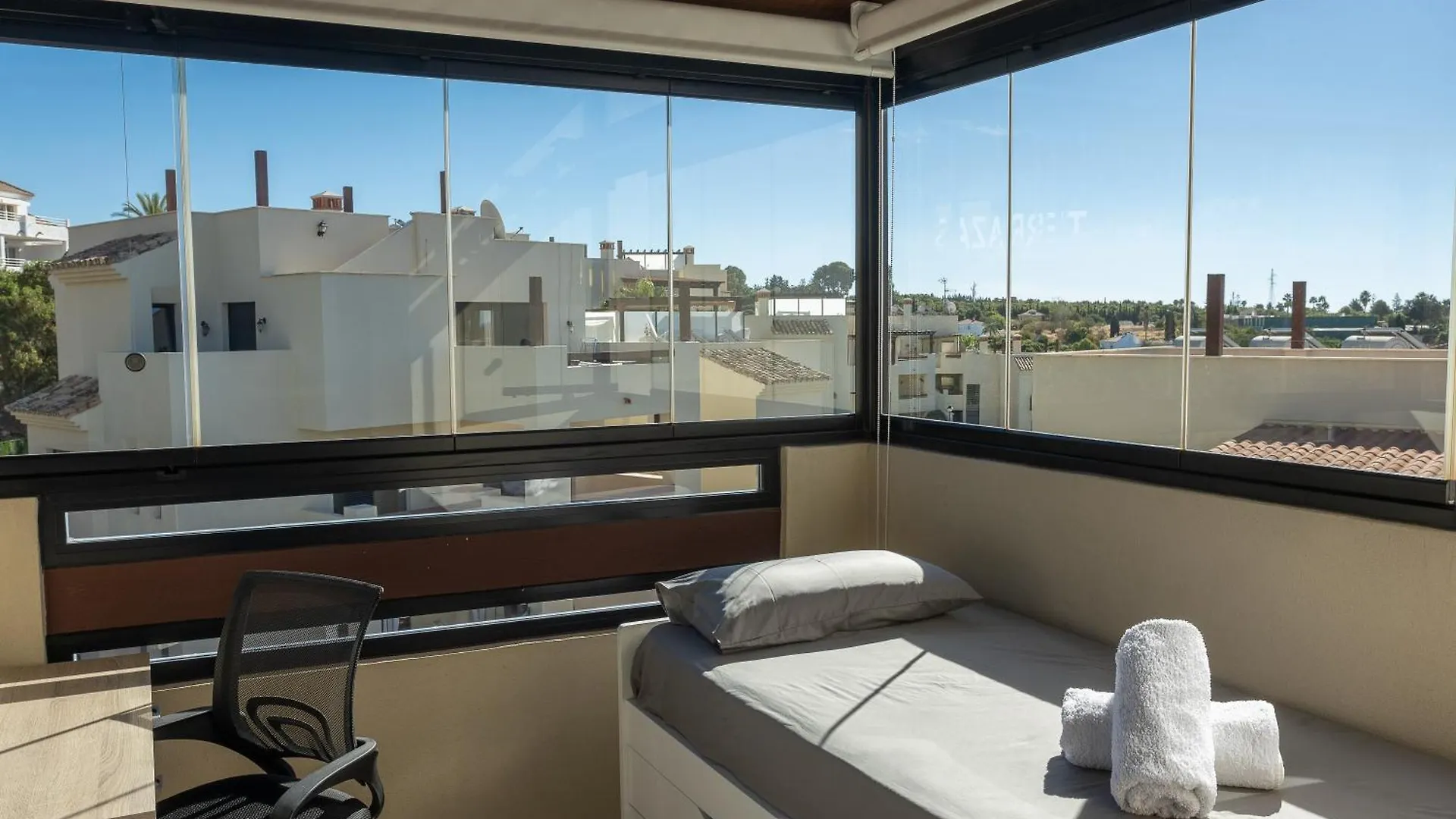 Sublime Appartement Roof Top Estepona Spain